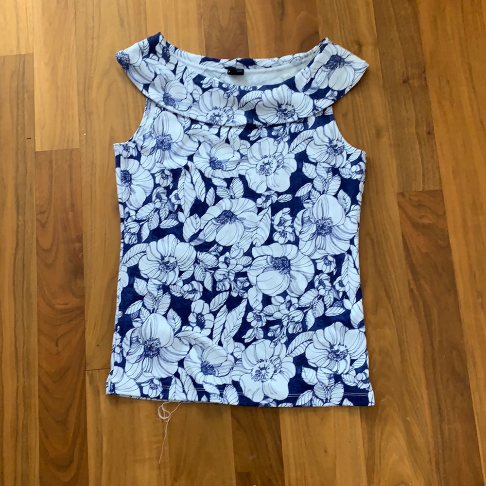 FREE bow-neck tank with tags